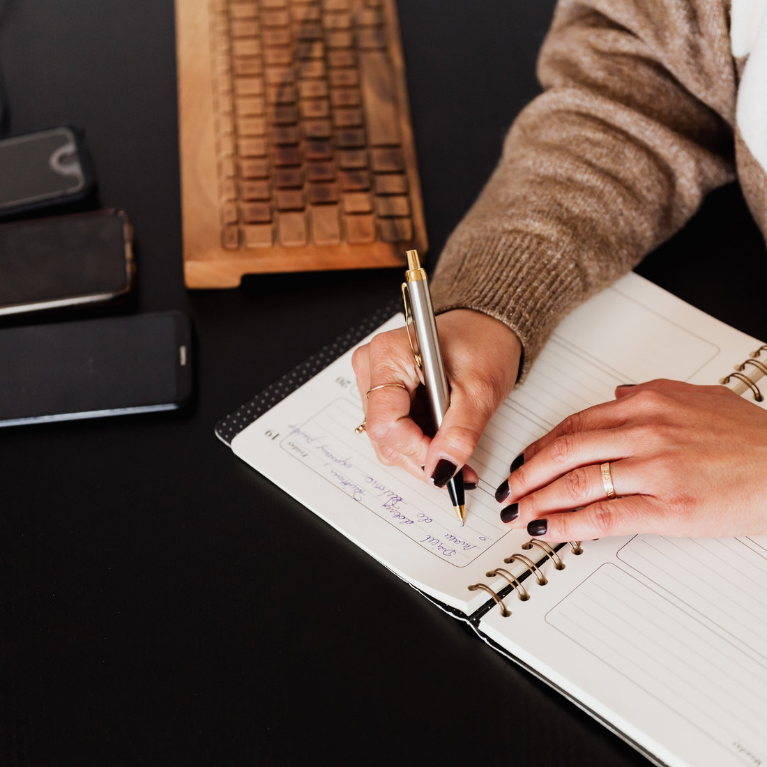 How to Use a Notebook to Track Personal Growth